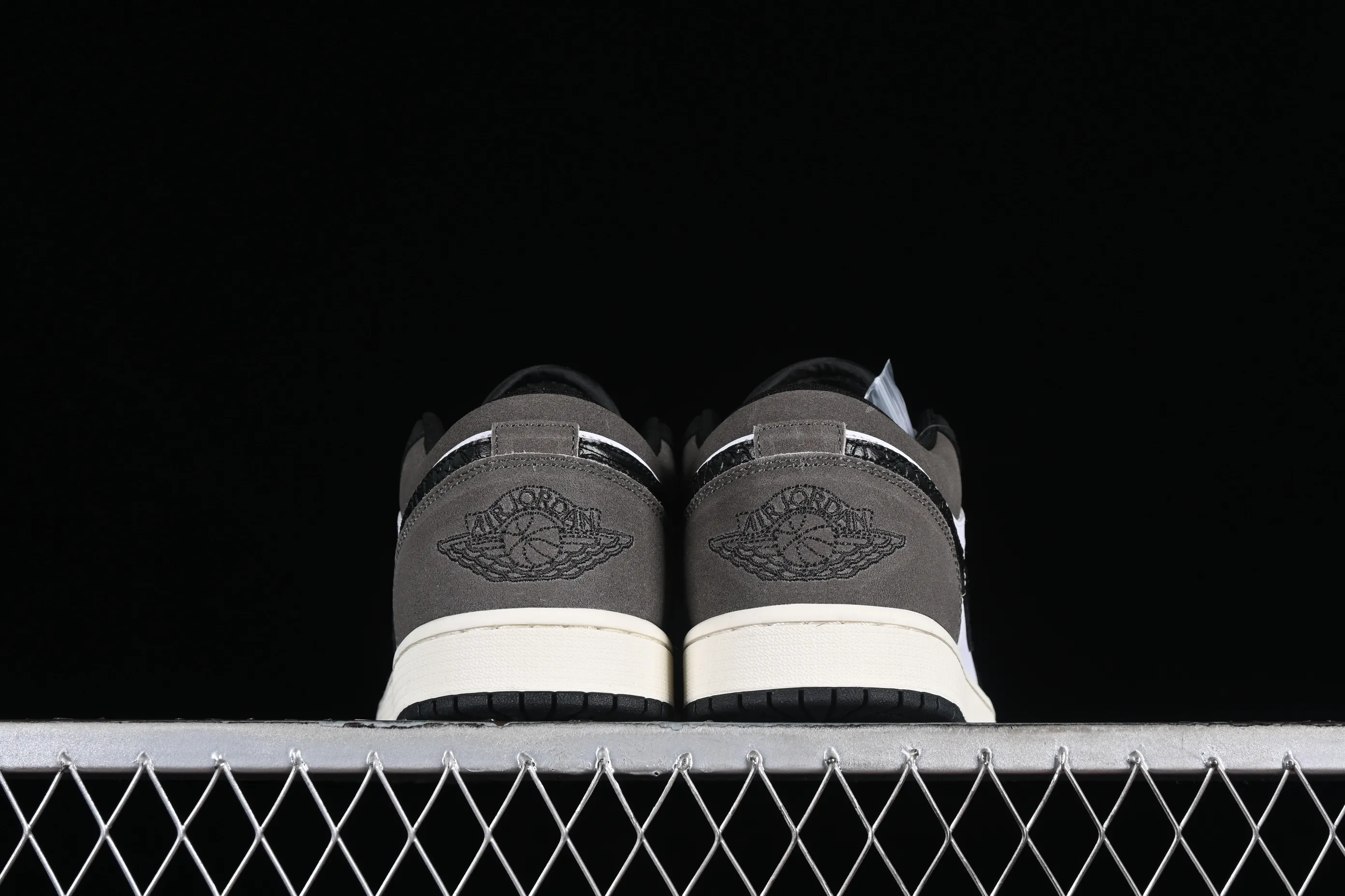 All categories Air Jordan Jordan series basketball shoes Air Jordan 1 Low Air Jordan 1 Low AJ1 Joe 1 Mocha burst pattern low-top cultural casual sneakers DZ4130-201
